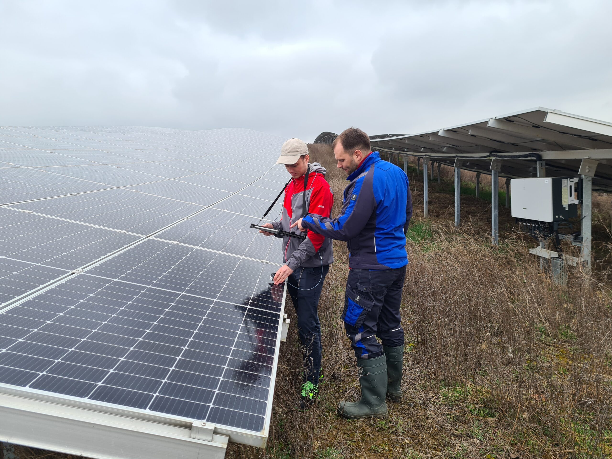 Pocket-Sized Tool for Rapid In-Field Analysis of PV Polymers
